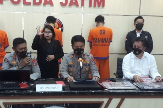 Bos Pinjol Ilegal Surabaya Berada di Luar Negeri, Kapolda Jatim: Kami Buru - JPNN.COM