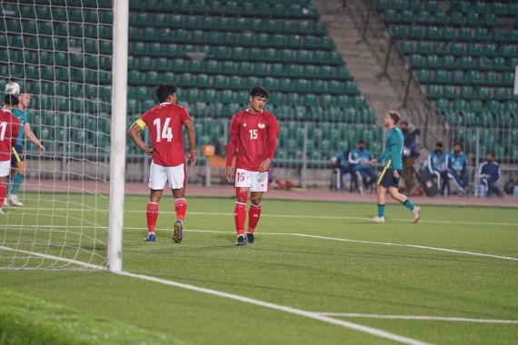 Babak Pertama Timnas Indonesia U-23 vs Australia: Gol Patrick Wood Bikin Garuda Muda Tertinggal - JPNN.COM