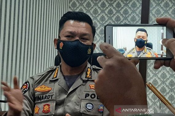 Dantim BAIS TNI Pidie Dihabisi Tukang Cukur Pakai Senapan Serbu SS1-VS - JPNN.COM