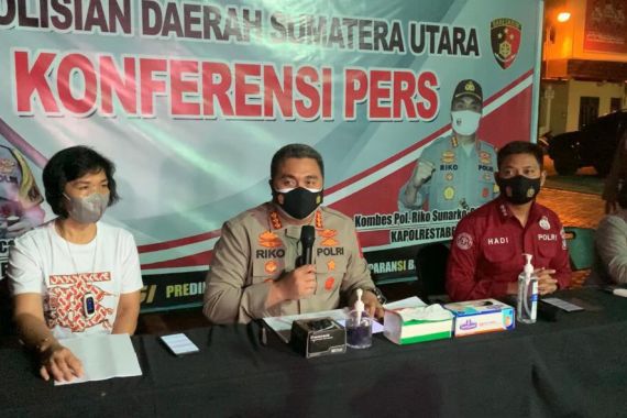 Kasus Pedagang Ditikam Preman di Medan, Kombes Riko Pimpin Mediasi, Hasilnya - JPNN.COM