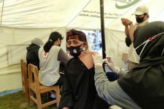 Setelah Baduy, Kemendikbudristek Vaksinasi 1.000 Masyarakat Adat Banten Kidul - JPNN.COM