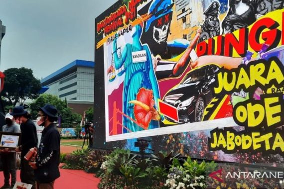 Bhayangkara Mural Festival 2021: Juara I Keadilan untuk yang Berduit, Polisi Menakutkan - JPNN.COM