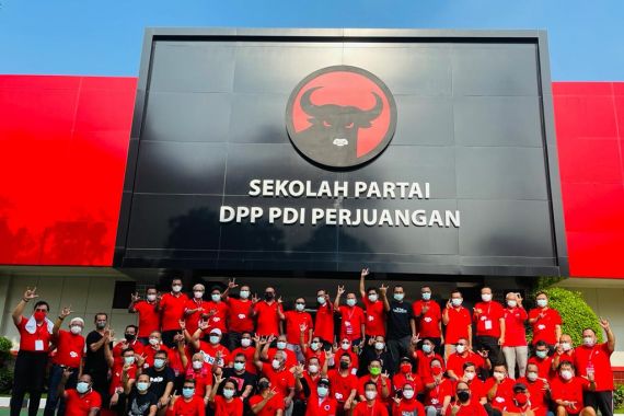 Ketua DPD PDIP Tegaskan Keputusan Capres dan Cawapres di Tangan Bu Mega - JPNN.COM