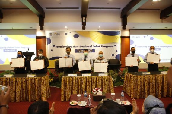 Kemenkeu dan Bea Cukai Jawa Timur I Joint Program dalam Pengumpulan Penerimaan Negara - JPNN.COM