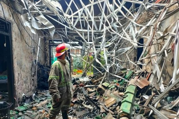 1 Rumah di Cimanggis Depok Terbakar, Penyebabnya Bikin Geleng Kepala - JPNN.COM