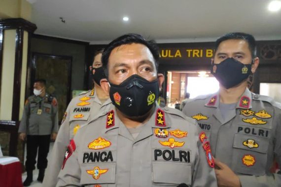 Hilang Jabatan AKBP Agus Sugiyarso Gegara Ulah Konyol Istri Joget TikTok Pamer Duit Segepok - JPNN.COM