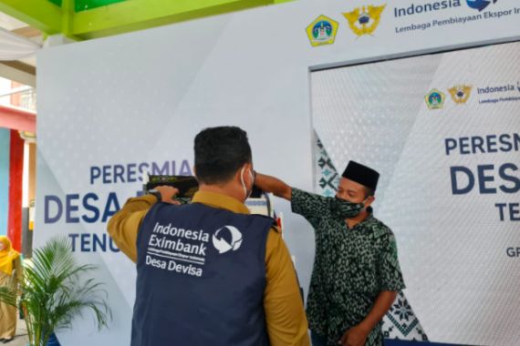 LPEI Bersinergi Membangun Desa Devisa Tenun Gresik - JPNN.COM