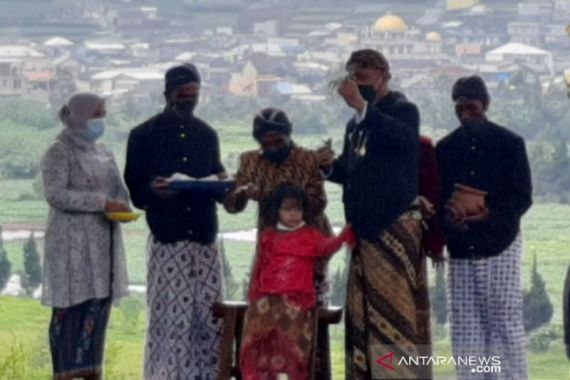 5 Anak Berambut Gimbal Menjalani Ruwatan, ini yang Terjadi Jika Keinginan Tak Dipenuhi - JPNN.COM