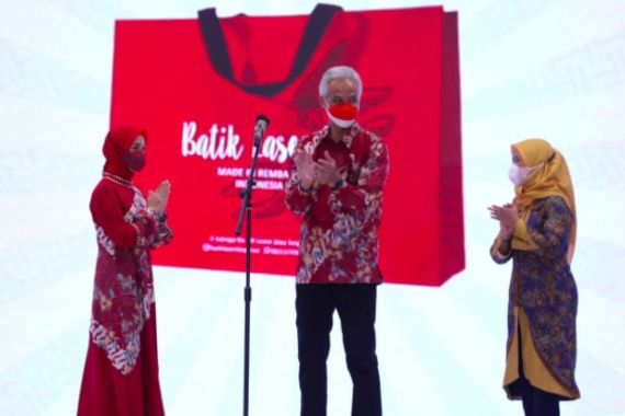 Siti Atikoh Yakin Batik Lasem sudah Bisa Mendunia - JPNN.COM