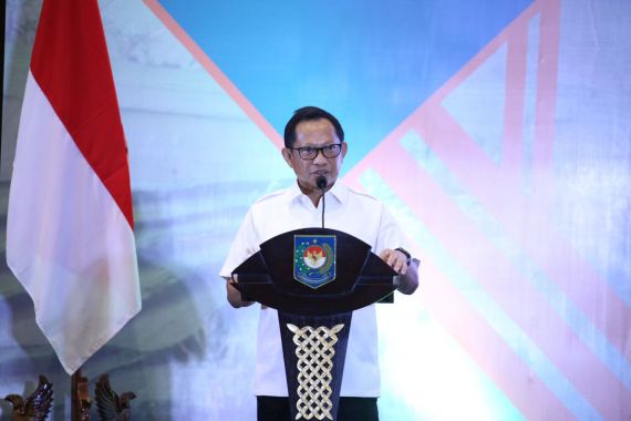 Tito Karnavian Teken Kesepakatan dengan Anies Baswedan, Insyaallah Bermanfaat - JPNN.COM