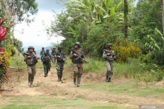 Ribuan Personel TNI Polri Kembali Dikerahkan Buru Sisa Kelompok yang Masuk DPO ini - JPNN.COM