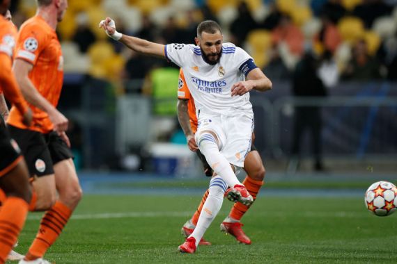 Borong 2 Gol ke Gawang Shakhtar Donetsk, Karim Benzema Cetak Rekor Baru di Real Madrid - JPNN.COM