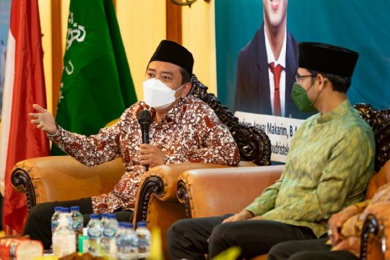 Nadiem Makarim Sowan ke PBNU, Memberikan Banyak Hadiah - JPNN.COM