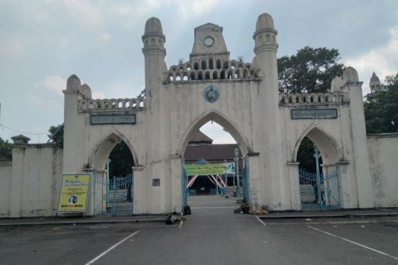 Saka Guru Masjid Agung Surakarta Dimakan Rayap, Takmir Temui Mas Gibran - JPNN.COM