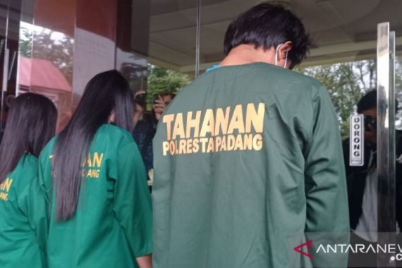 2 Perempuan dan 1 Pria Pelaku Perampokan Sadis di Padang Terancam Hukuman Mati - JPNN.COM