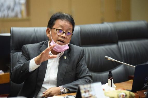 Ketua Komisi VII DPR Tegaskan Transisi Energi Sebuah Keharusan, Begini Alasannya - JPNN.COM