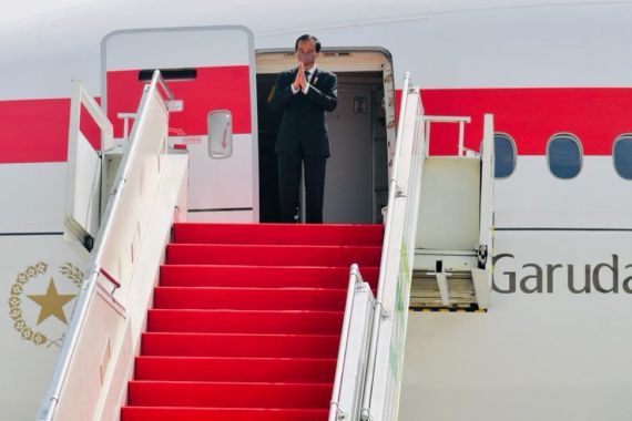 Turun dari Pesawat, Jokowi Disambut Suasana Berbeda, Ada Apa? - JPNN.COM