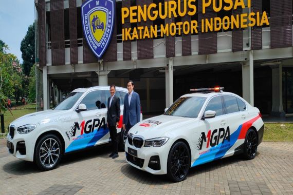 2 Mobil Listrik BMW jadi Safety Car di Sirkuit Mandalika - JPNN.COM