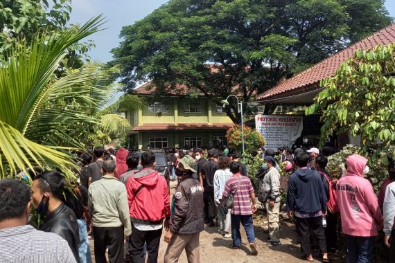 Ribuan Massa LDII Menggeruduk Kantor MUI Solo, Polisi dan TNI Turun Tangan - JPNN.COM