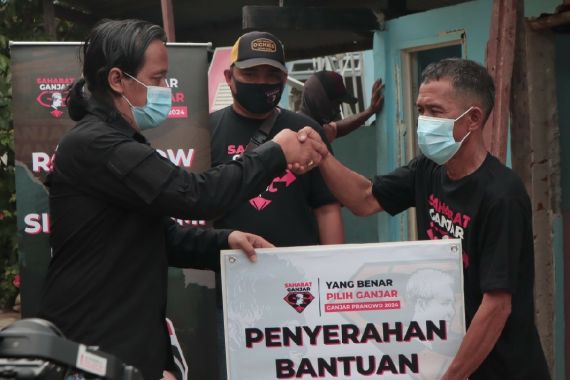 Bergerak di Lampung, Sahabat Ganjar Merenovasi WC Umum - JPNN.COM