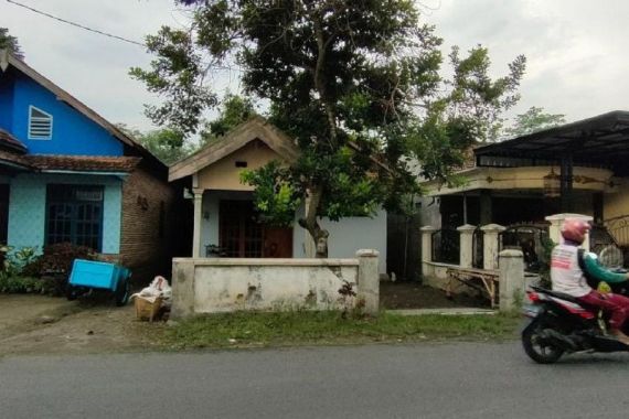 Sering ada Pertemuan di Rumah Kontrakan RH, Digerebek, Ada Senjata Laras Panjang - JPNN.COM