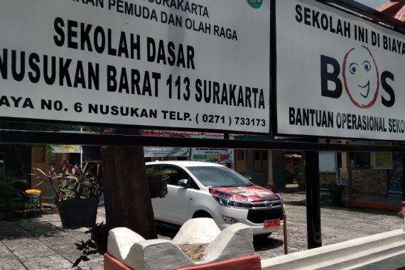 Mas Gibran Kecewa, Meninggalkan Mobil Dinas di SDN Nusukan Barat 113 - JPNN.COM