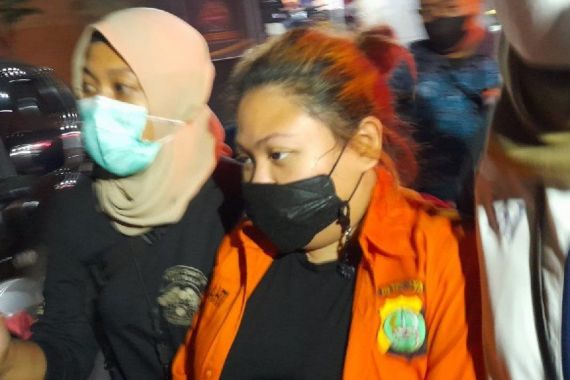 Anak Nia Daniaty Ditahan Polisi, Begini Kondisinya - JPNN.COM