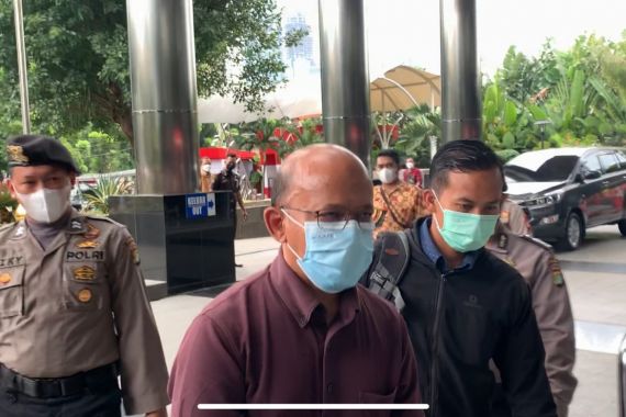 Fakta Baru Persidangan, Eks Pejabat DJP Mengaku Terima Suap dari Perusahaan Haji Isam - JPNN.COM