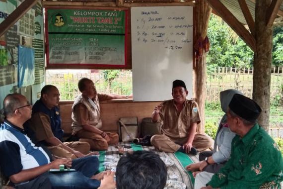 Petani Pandeglang Perkuat Kelembagaan dengan Simpanan Wajib - JPNN.COM