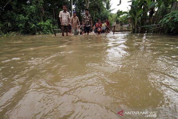 Aceh Utara Banjir, 1.403 Warga Mengungsi - JPNN.COM