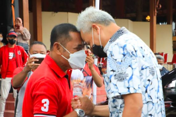 Ganjar Pranowo dan Rudy Beradu Dahi, Sudah Deal Capres 2024 dan Ketua Tim Pemenangan? - JPNN.COM