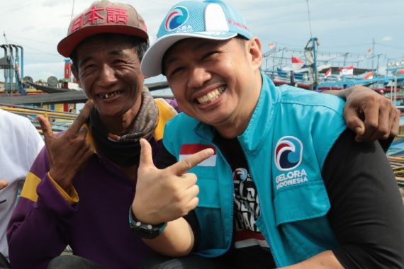 Momen Anis Matta dan Fahri Hamzah Menerima Keluhan Nelayan di Pati - JPNN.COM