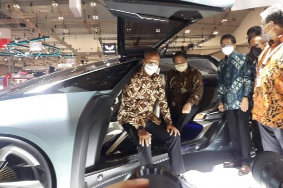 Menko Airlangga Blak-Blakan soal Mobil Hybrid Tanpa Insentif, Oh Ternyata - JPNN.COM