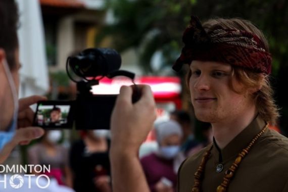 Cerita Anders Antonsen Selama di Bali, Iseng Beli Baju Tradisional Sampai Rindu Penonton - JPNN.COM