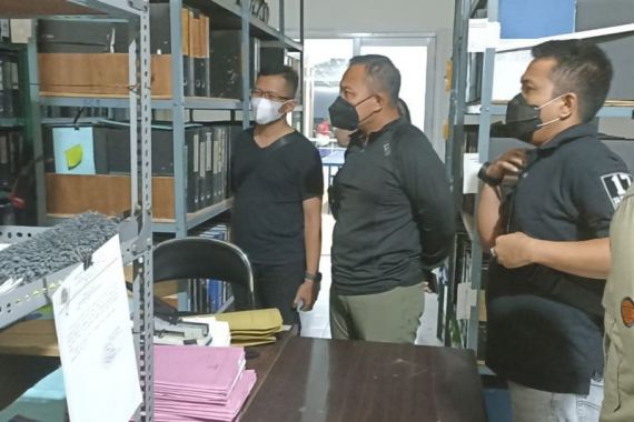 Polda Banten Amankan 3 Amplop Berisi Uang dari OTT di BPN Lebak - JPNN.COM