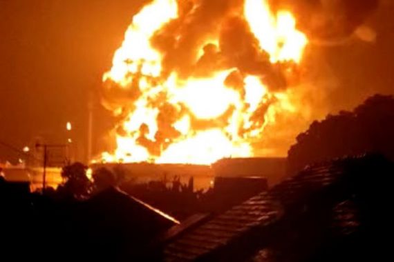 Kilang Pertamina Cilacap Terbakar, Bum! Warga Panik - JPNN.COM