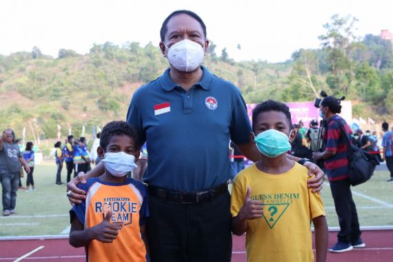 Peparnas Papua Berjalan Lancar, Menpora Amali dapat Apresiasi dari Lukas Enembe - JPNN.COM