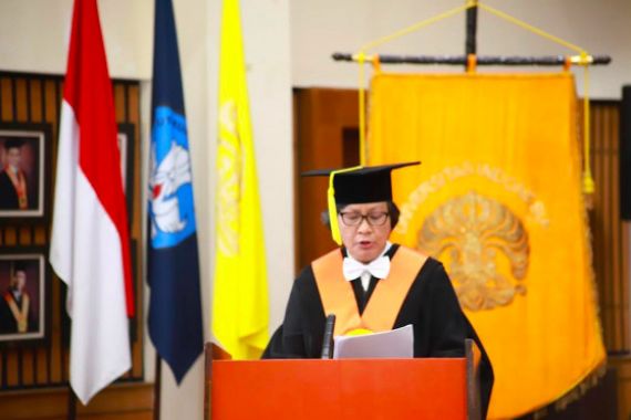 Prof Evi Fitriani Jadi Guru Besar Perempuan Pertama Ilmu Hubungan Internasional di UI - JPNN.COM