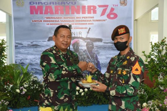 AAL Peringati HUT Ke-76 Korps Marinir TNI AL, Mayjen TNI Nur Alamsyah Bilang Begini - JPNN.COM