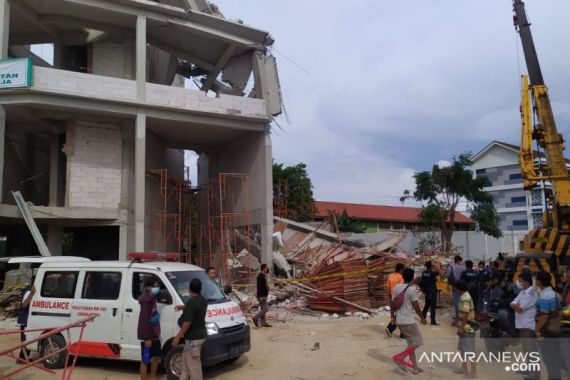 Perkembangan Terbaru Kasus Ambruknya Gedung SMAN 96 Jakarta - JPNN.COM