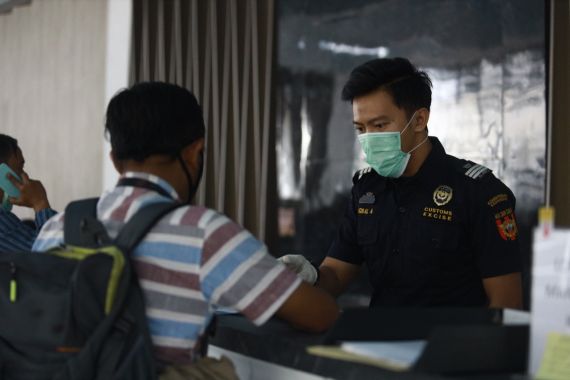 Bea Cukai Marunda Hibahkan 6.800 Jarum Suntik ke Rumah Sakit RST Dompet Dhuafa - JPNN.COM