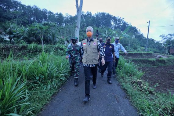 Ada Banjir Rob, Ganjar Beri Peringatan untuk Pemda Pekalongan - JPNN.COM