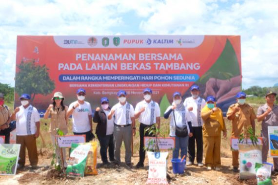 Rehabilitasi Lahan Bekas Tambang di Kalbar, Pupuk Kaltim Gandeng KLHK - JPNN.COM