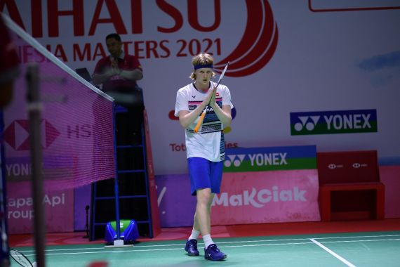 Magis Bocah Ajaib Thailand Pudar, Anders Antonsen Melesat ke Semifinal Indonesia Masters 2021 - JPNN.COM