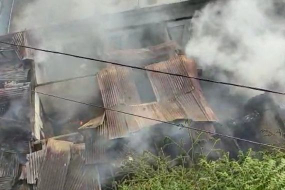 15 Rumah Petak di Pasar Minggu Ludes Terbakar, Ini Penyebabnya, Ya Ampun - JPNN.COM