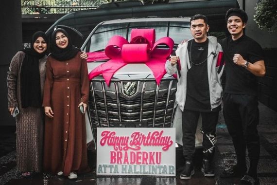 Ulang Tahun, Atta Halilintar Dapat Hadiah Mobil Mewah - JPNN.COM