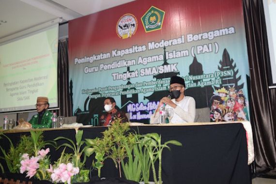 Rais Syuriah PWNU Jateng Sampaikan Pentingnya Moderasi Beragama - JPNN.COM