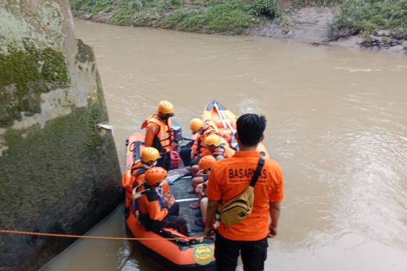 3 Bocah Loncat dari Jembatan ke Sungai Belawan, 1 Orang Hilang Terseret Arus - JPNN.COM