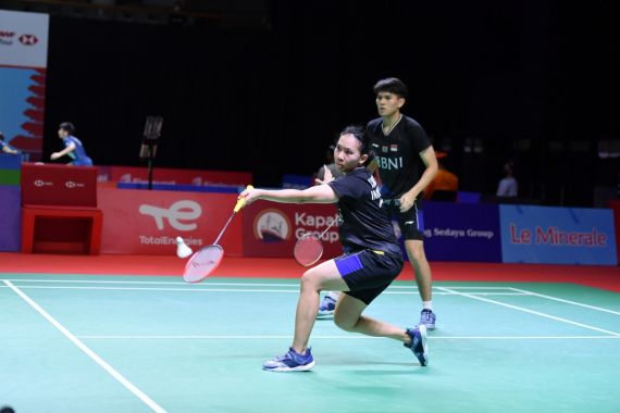 Kejutan! Bantai Unggulan Ketujuh, Adnan/Mychelle Lolos 16 Besar Indonesia Open 2021 - JPNN.COM