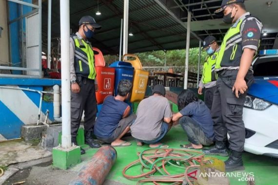 Terungkap, Cara Komplotan Pencuri Menggasak Besi di Proyek Kereta Cepat, Ya Ampun - JPNN.COM